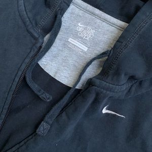 black nike zip up sweatshirt